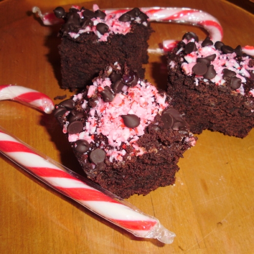 Low-Fat Holiday Peppermint Candy Cane Brownies