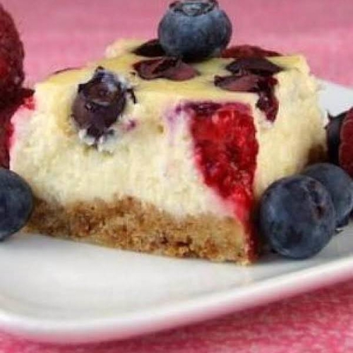 Red, White and Blueberry Cheesecake Bars (WW)