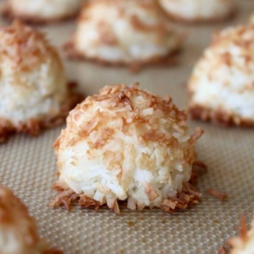 Paleo Coconut Macaroons