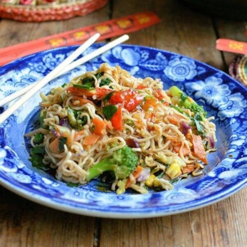 Low Calorie Vegetable Singapore Noodles