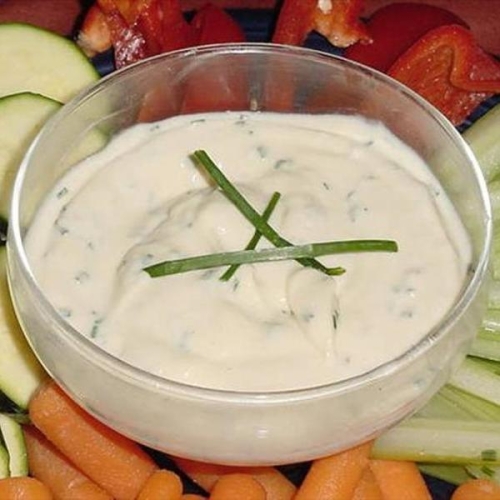 Low-Calorie Dip For Raw Veggies Or Potato Chips