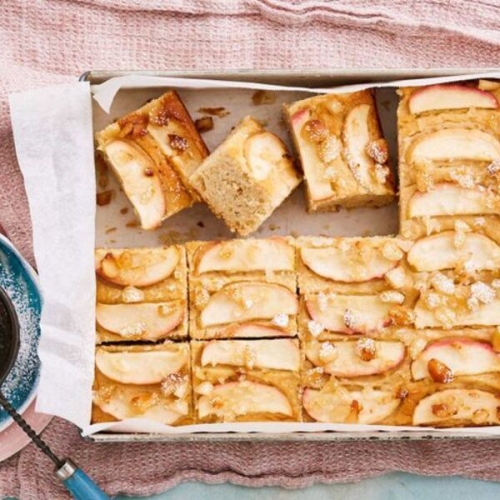 Vanilla apple slab cake