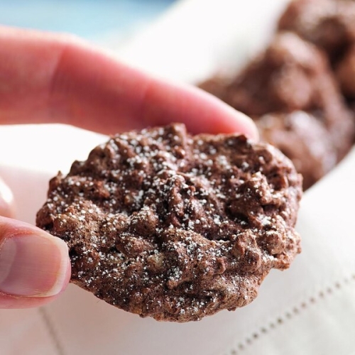 Chocolate & Pecan Macaroons