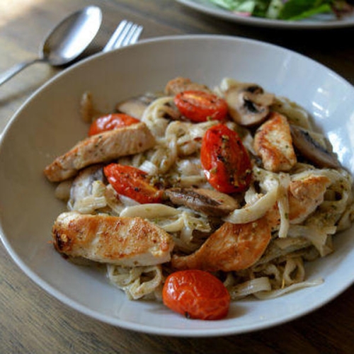 Grilled Chicken Low-Calorie Pasta with Alm