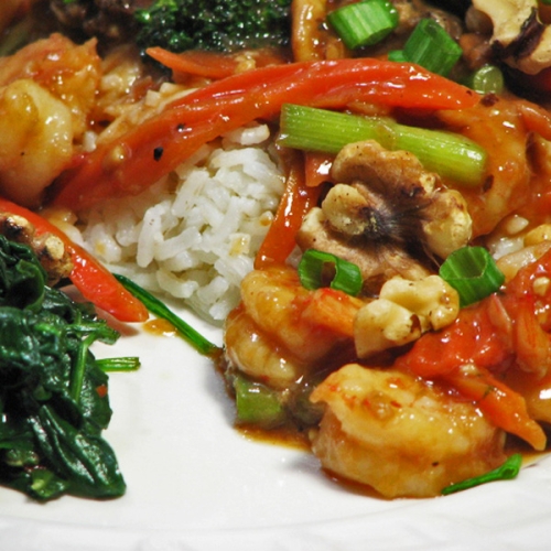 Spicy Shrimp With Spinach and Walnuts