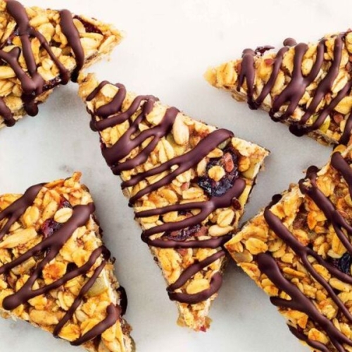 Banana, oat & chocolate bars