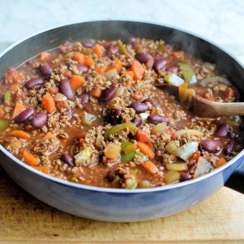 Low Calorie Smoky Chilli With Vegetables And Beans