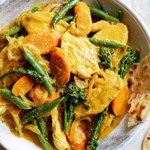 Light chicken korma