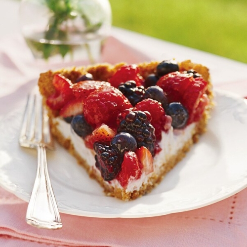 Berry Pie with Creamy Filling