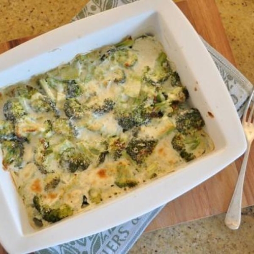 Cheesy broccoli bake – low calorie