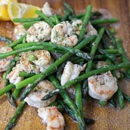 Low Calorie Garlic Shrimp with Asparagus
