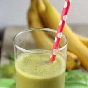 Low Calorie Strawberry Banana Kale Smoothi