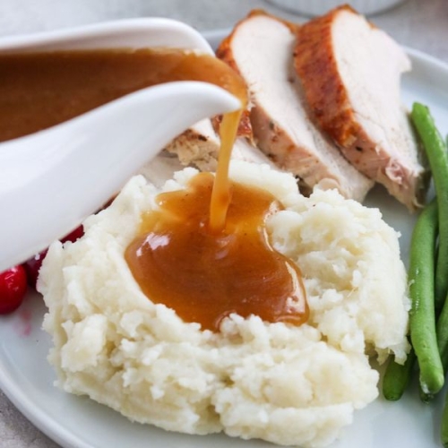 10-Minute Paleo Gravy