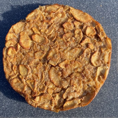Healthy apple cake: low calorie and low fat