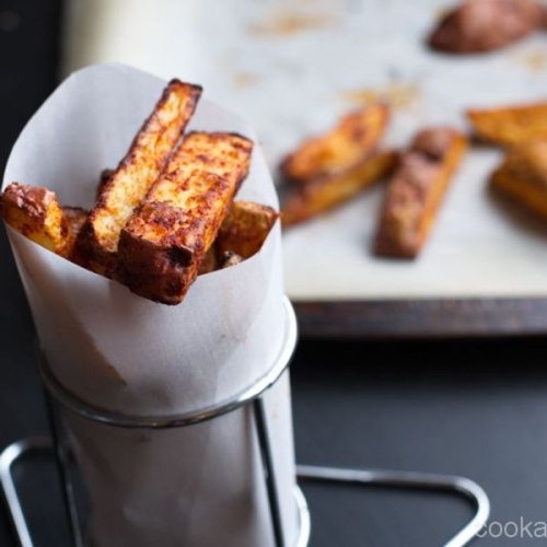 Seasoned potato wedges