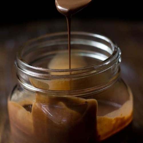 Simple Chocolate Fudge Sauce {Paleo & Vegan}