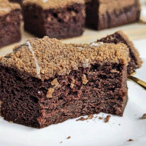 Chocolate Cake with Streusel – High Protein, Sugar Free