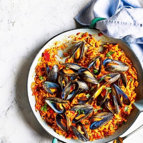 Mussels with orzo and ’nduja