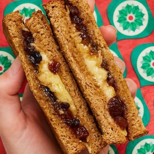 Mince Pie Cheese Toastie | Slimming & Weight Watchers Friendly