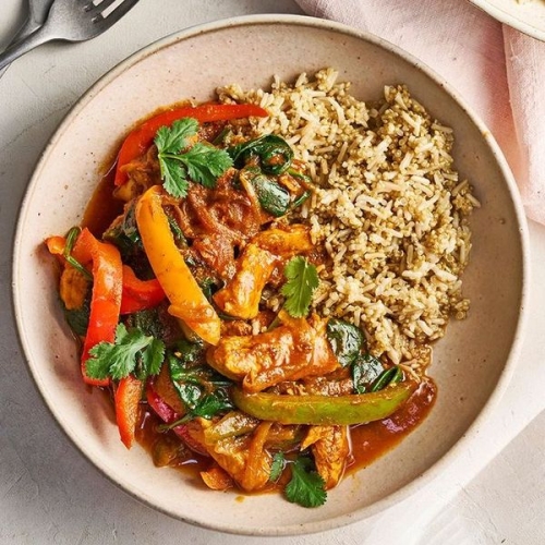 Chicken jalfrezi with spinach, brown rice & quinoa