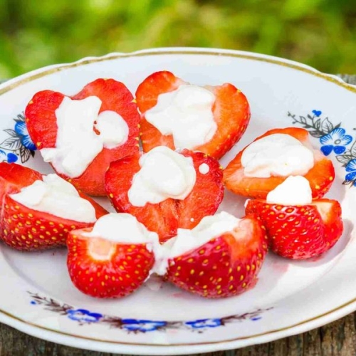 Cheesecake Stuffed Strawberries Recipe (Low Calorie)