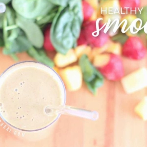 Healthy Low Calorie Strawberry Smoothie Recipe (Under 200 Calories!)