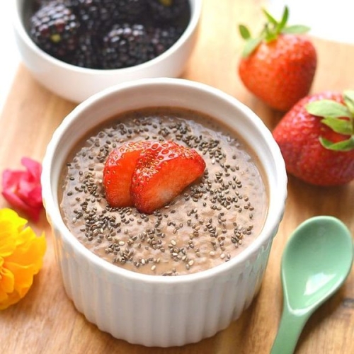 Healthy Chocolate Protein Chia Pudding