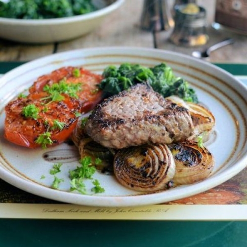 Pepper Steak with Pan-fried Onions, Tomatoes and Spinach