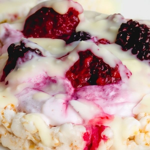 Yogurt Berry Protein Topped Rice Cakes