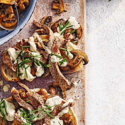 Steak and mushrooms on toast