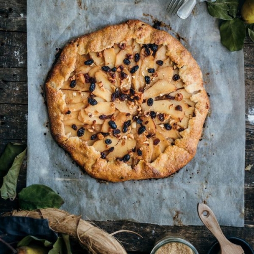 Easy poached quince tart with spices.