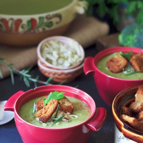 6-Minute Vegan Broccoli & Cheese Blender Soup