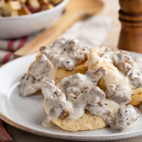 Low Calorie Biscuits and Gravy
