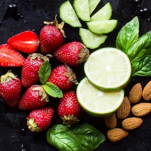 Low Calorie Strawberry Cucumber Salad