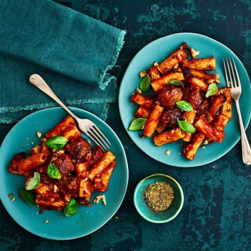 ‘Meat’ball pasta bake