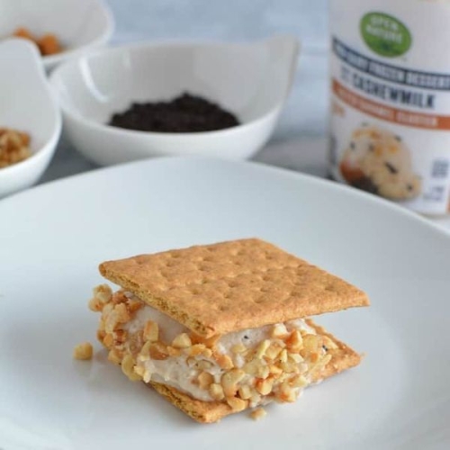 Low-Calorie Ice Cream Cookie Sandwich