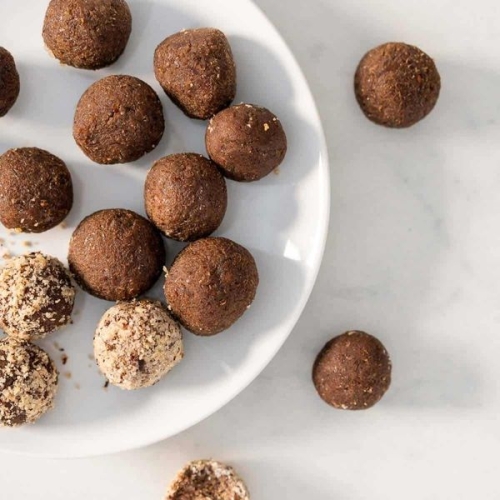 3-ingredient Low Calorie Vegan Protein Balls (Gluten-Free, No bake)