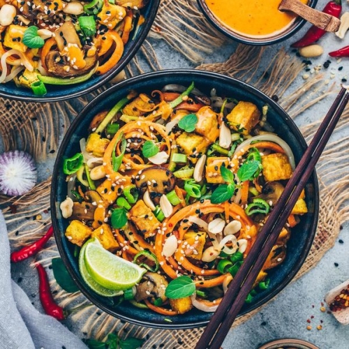 Peanut Veggie Noodle Bowl