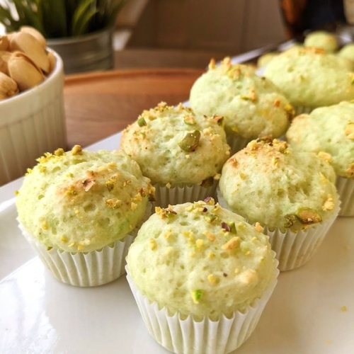 23 calorie Low Sugar Pistachio Muffins
