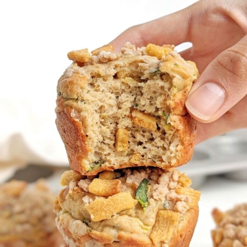 Protein Zucchini Muffins with Cinnamon Crunch Streusel – SO GOOD!