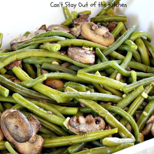 Garlicky Green Beans and Mushrooms