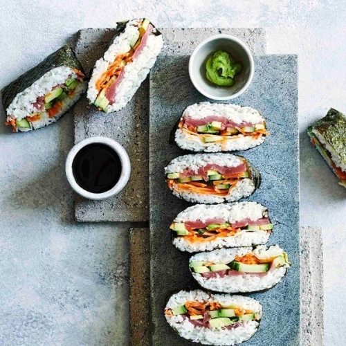 Onigirazu (sushi sandwich)