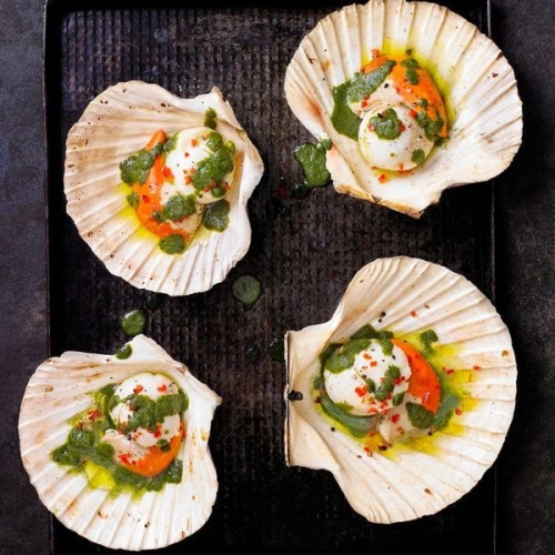 Scallops with Vietnamese herb sauce